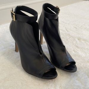 Vince Camuto black booty heel, 9.5